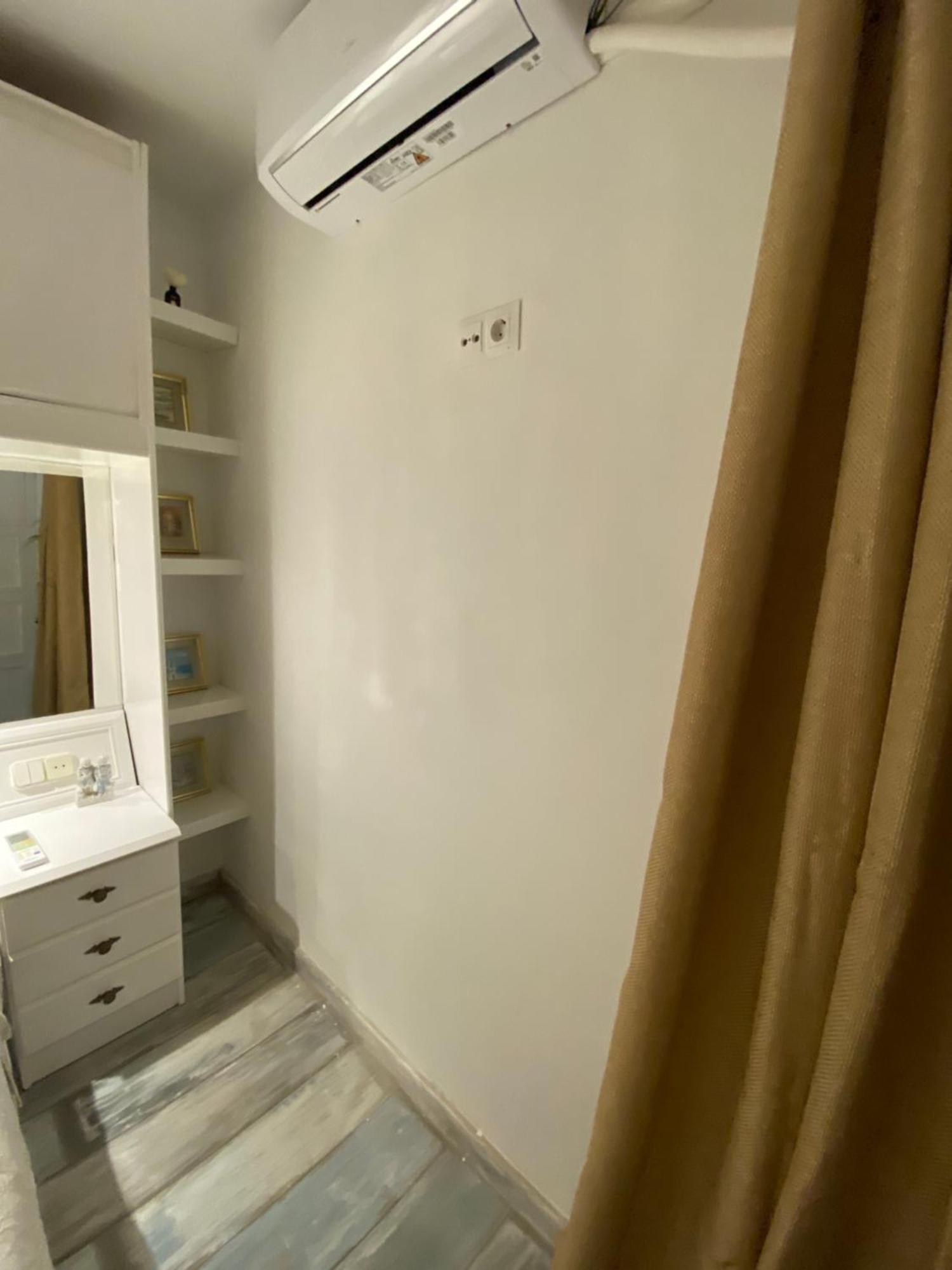 Studio Or Rooms With Private Bathroom Or Rooms With Shared Bathroom Barcelona Eksteriør billede