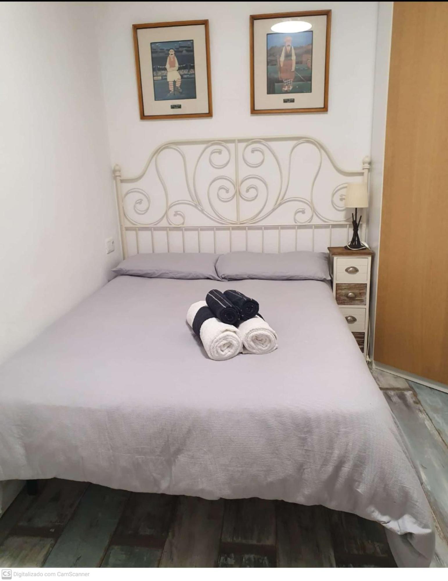 Studio Or Rooms With Private Bathroom Or Rooms With Shared Bathroom Barcelona Eksteriør billede