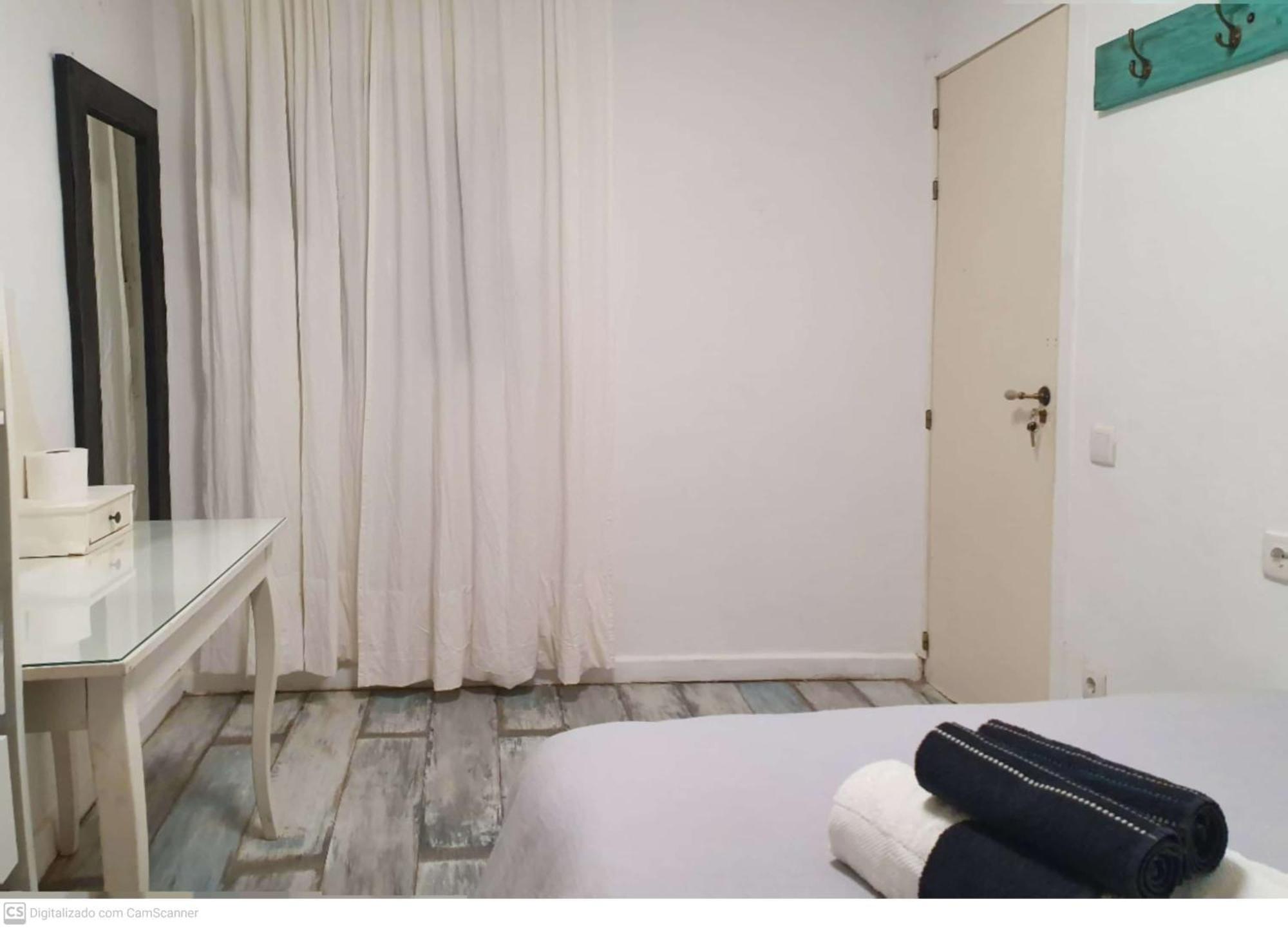 Studio Or Rooms With Private Bathroom Or Rooms With Shared Bathroom Barcelona Eksteriør billede
