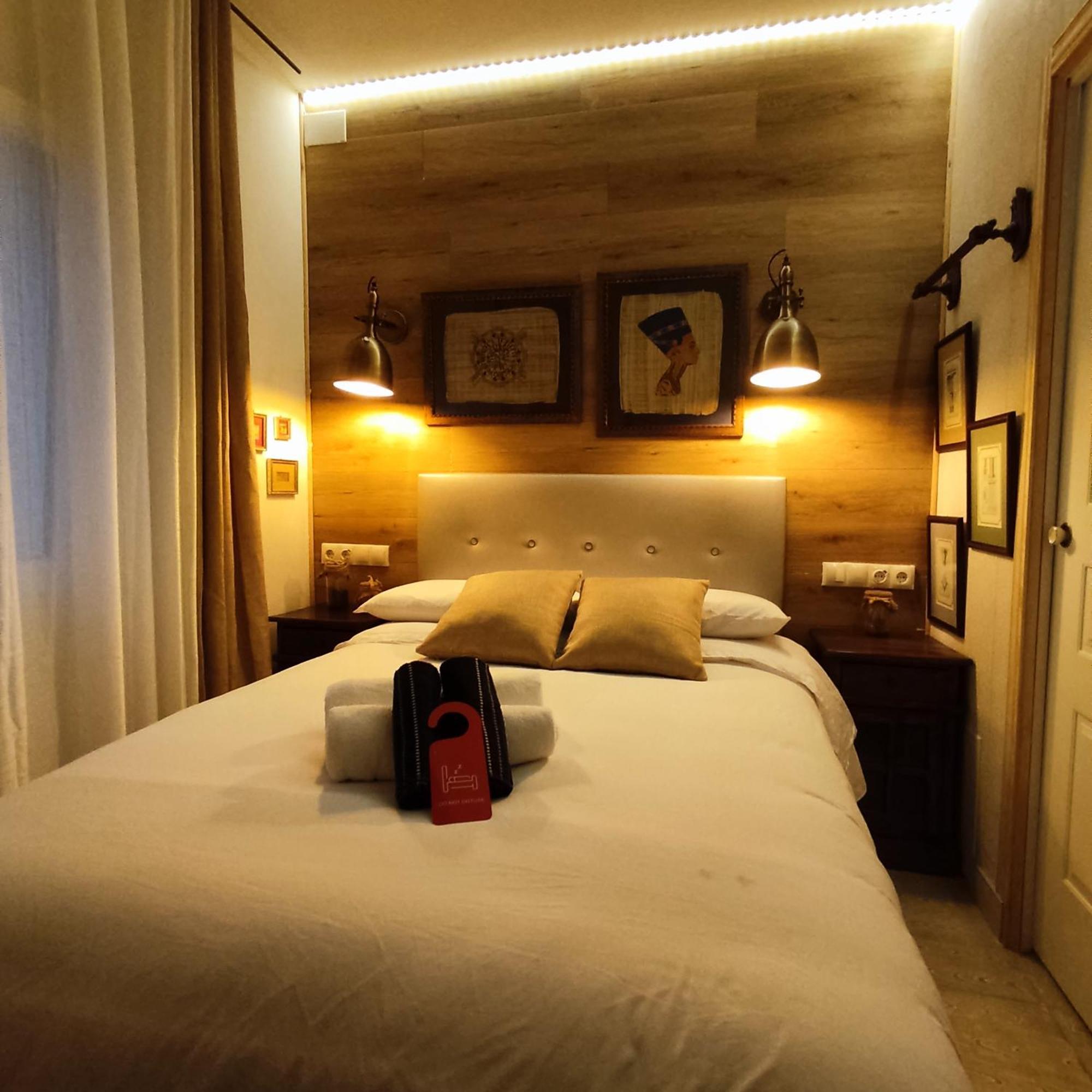 Studio Or Rooms With Private Bathroom Or Rooms With Shared Bathroom Barcelona Eksteriør billede