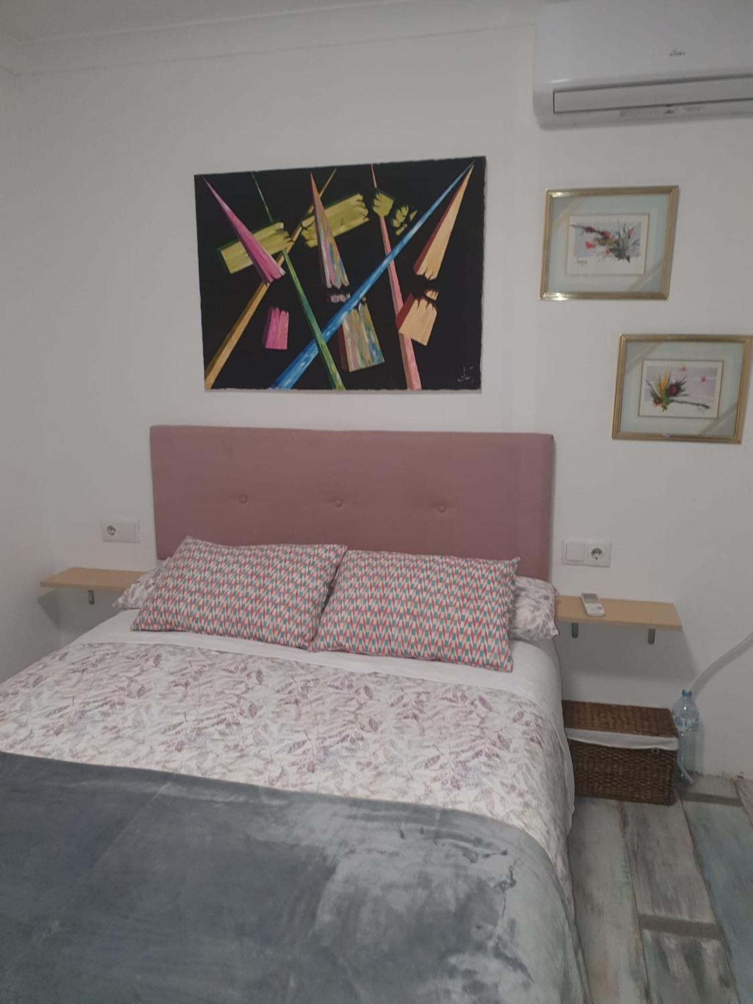 Studio Or Rooms With Private Bathroom Or Rooms With Shared Bathroom Barcelona Eksteriør billede