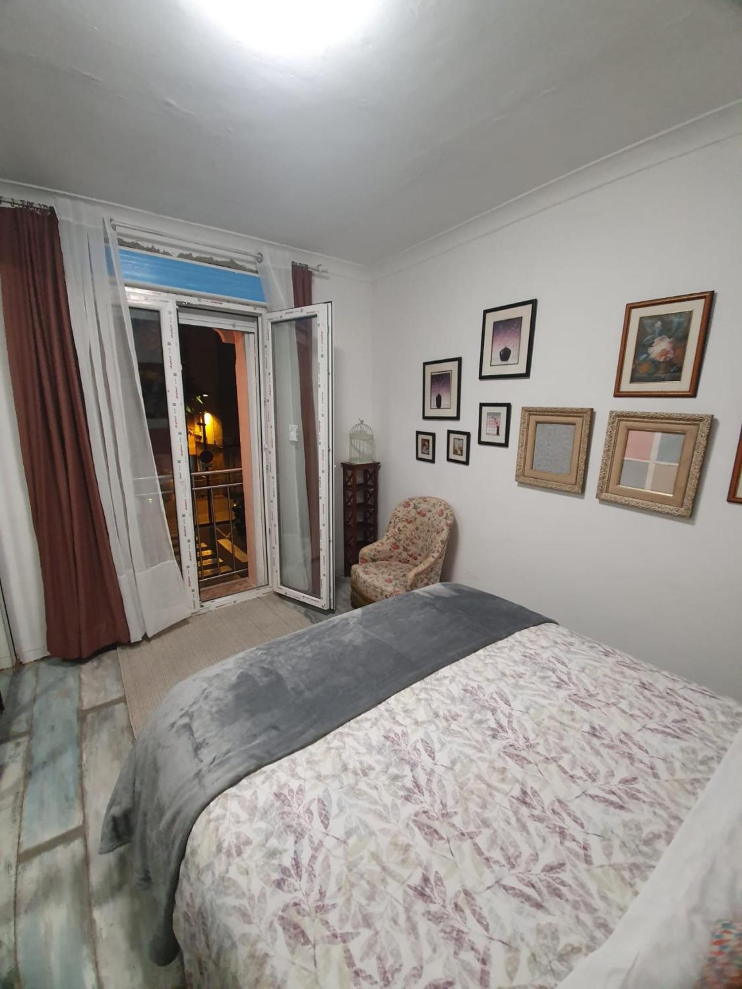 Studio Or Rooms With Private Bathroom Or Rooms With Shared Bathroom Barcelona Eksteriør billede