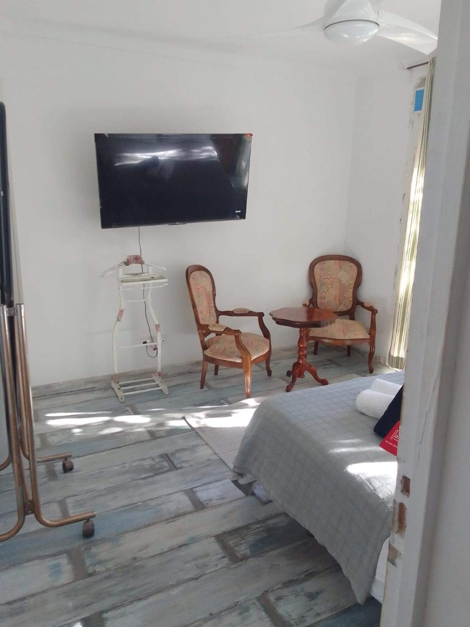 Studio Or Rooms With Private Bathroom Or Rooms With Shared Bathroom Barcelona Eksteriør billede